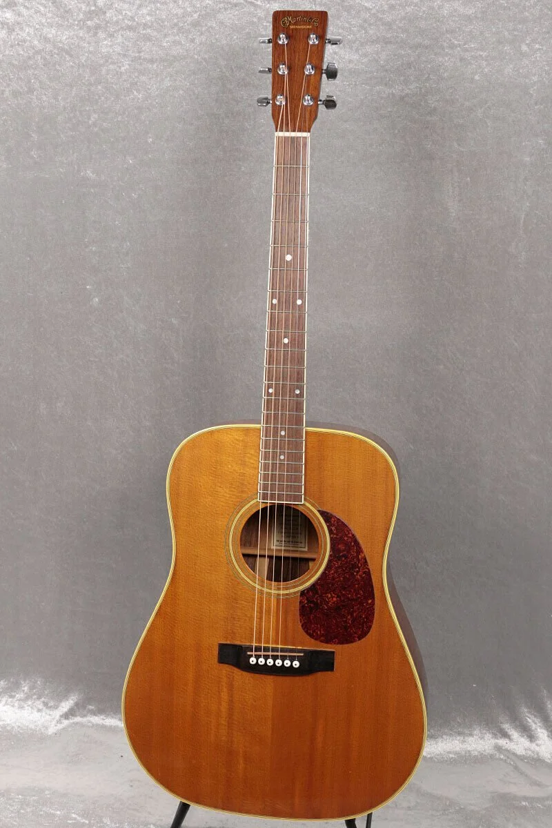 D-3532 — Martin Shenandoah Guitars